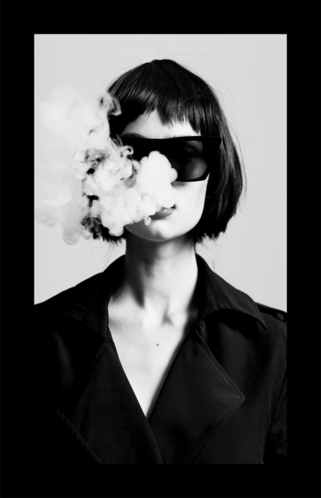 Arte della parete di vetro Fumo e donna