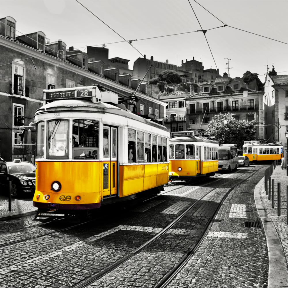 Lissabon gelbe Straßenbahn Glasbild