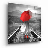 Niña con Sombrilla Roja y Osito en la Vía del Tren cuadro de cristal - 40x40 cm