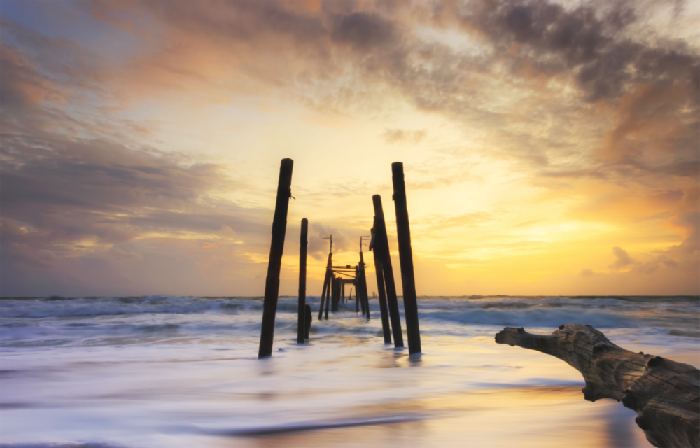 Arte de pared de vidrio de Muelle destruido
