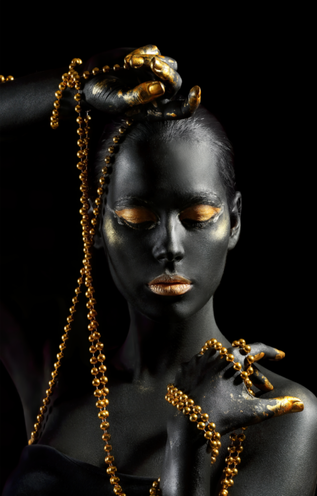 Goldene Frau Glasbild