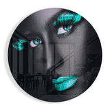 Visage Gris Cils et Lèvres Turquoise tableau en verre - 60x60 cm