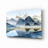 Blaue Nebelberge mit Vögeln über dem See Glasbild - 72x46 cm