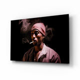 Rapper con bandana rosa e fumo di sigaretta quadro in vetro - 72x46 cm