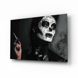 Femme Tête de Mort en Sucre Fumant tableau en verre - 72x46 cm