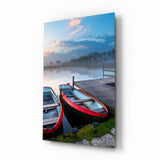 Glasbild Landschaft mit See und Booten - 72x46 cm