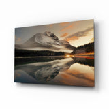 Vetta Innevata Nebbiosa e Lago Specchio quadro in vetro - 72x46 cm