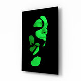 Volto Frammentato Verde Neon su Nero quadro in vetro - 72x46 cm