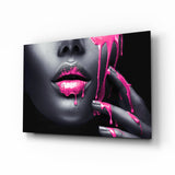 Glasbild Frau in Rosa - 72x46 cm