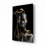 Frau mit Goldperlenkette Glasbild - 72x46 cm