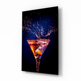 Martini en éclaboussure ambrée sur fond bleu tableau en verre - 72x46 cm