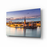 Stockholms Uferskyline in blauer Dämmerung Glasbild - 72x46 cm