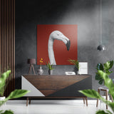 Weißer Flamingo vor ziegelrotem Hintergrund Gebürstetes Aluminium-Dibond Wandbild - 40x40 cm
